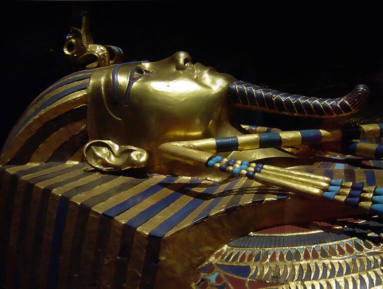 “Tutankhamon: la storia e il tesoro del re bambino dell’antico Egitto”