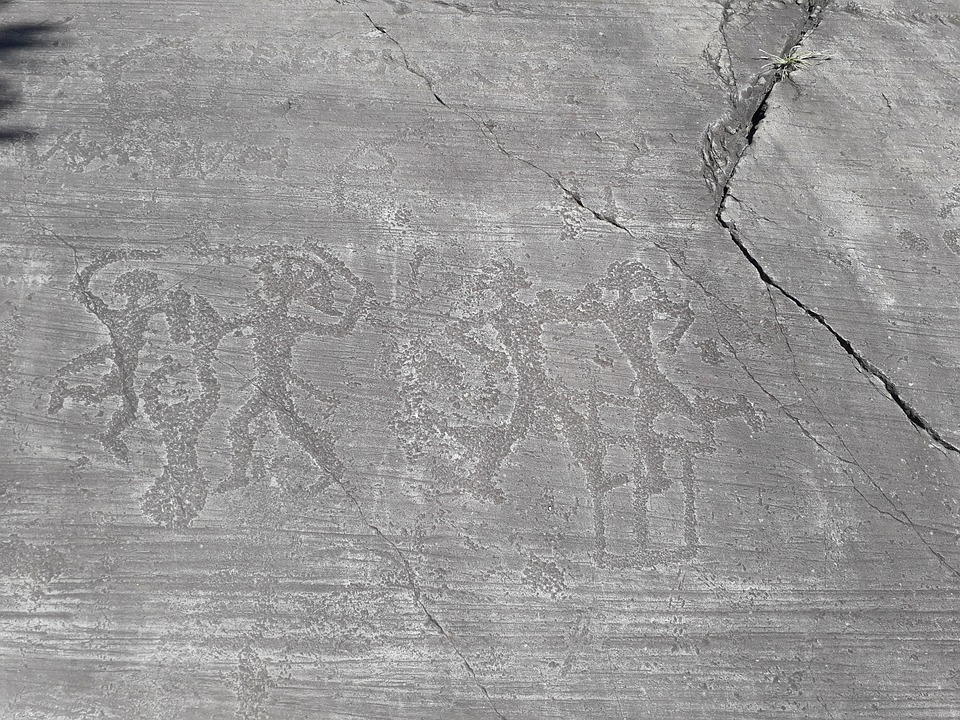 Val Camonica sculture rupestri